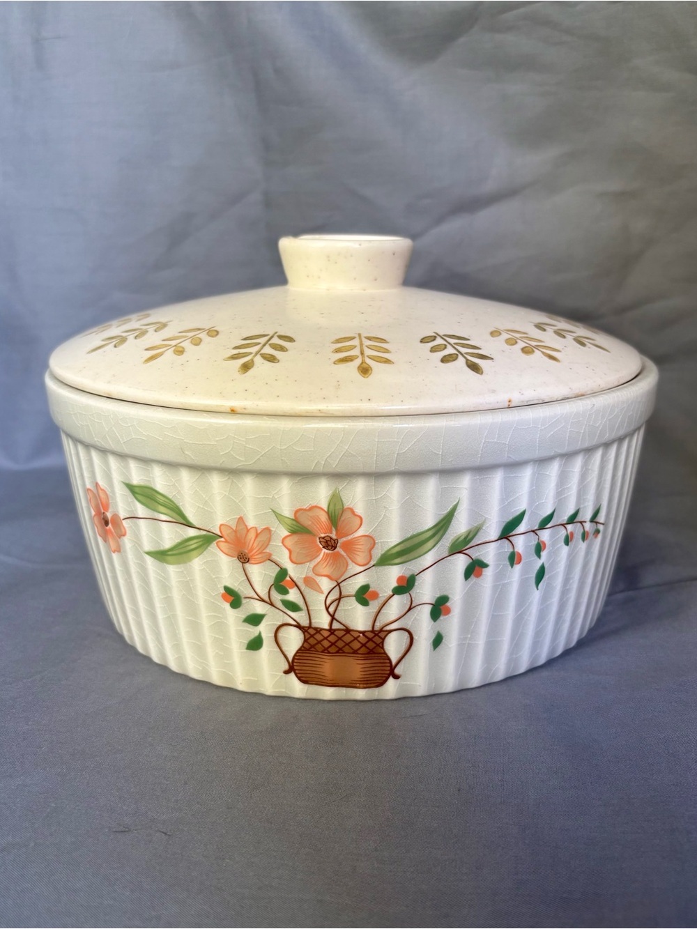 Countryside Stoneware JMP Large Casserole Dish Ramekin With Lid Floral Japan 8”